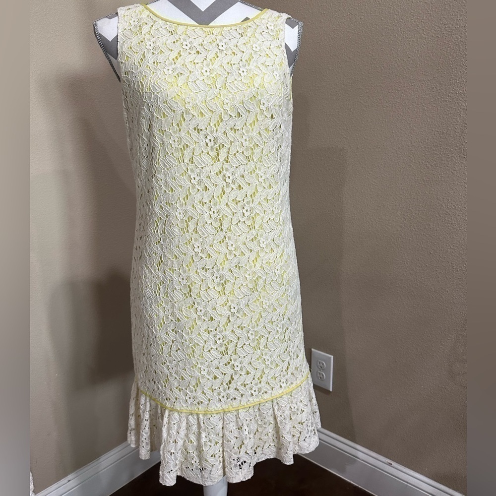 Loft dress, cream lace with yellow trim